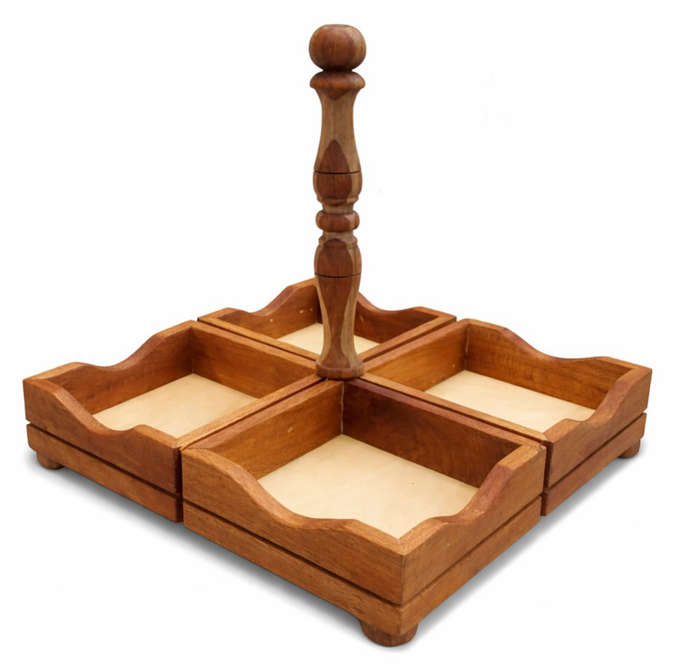 خرید آنلاین اردوخوری چوبی گردو دستساز با چهار بخش مجزا برای آجیل، خشکبار و تنقلات