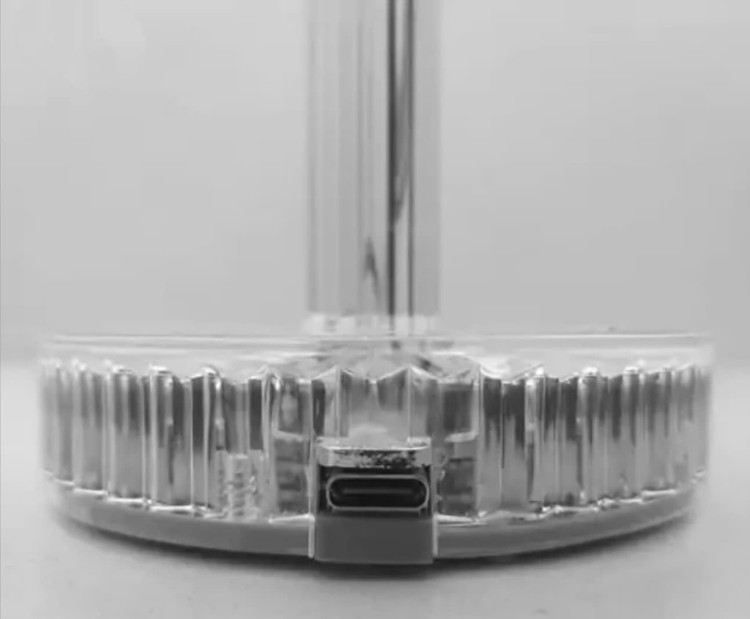 چراغ خواب کریستالی شارژی مناسب اتاق خواب و دکوراسیون داخلی